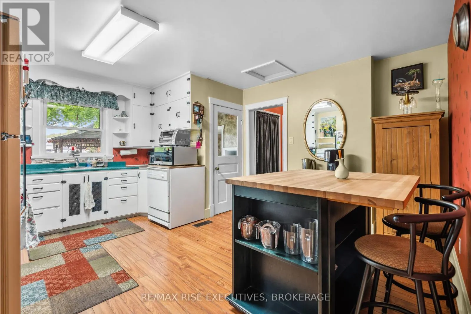 204 R33 ROAD N
