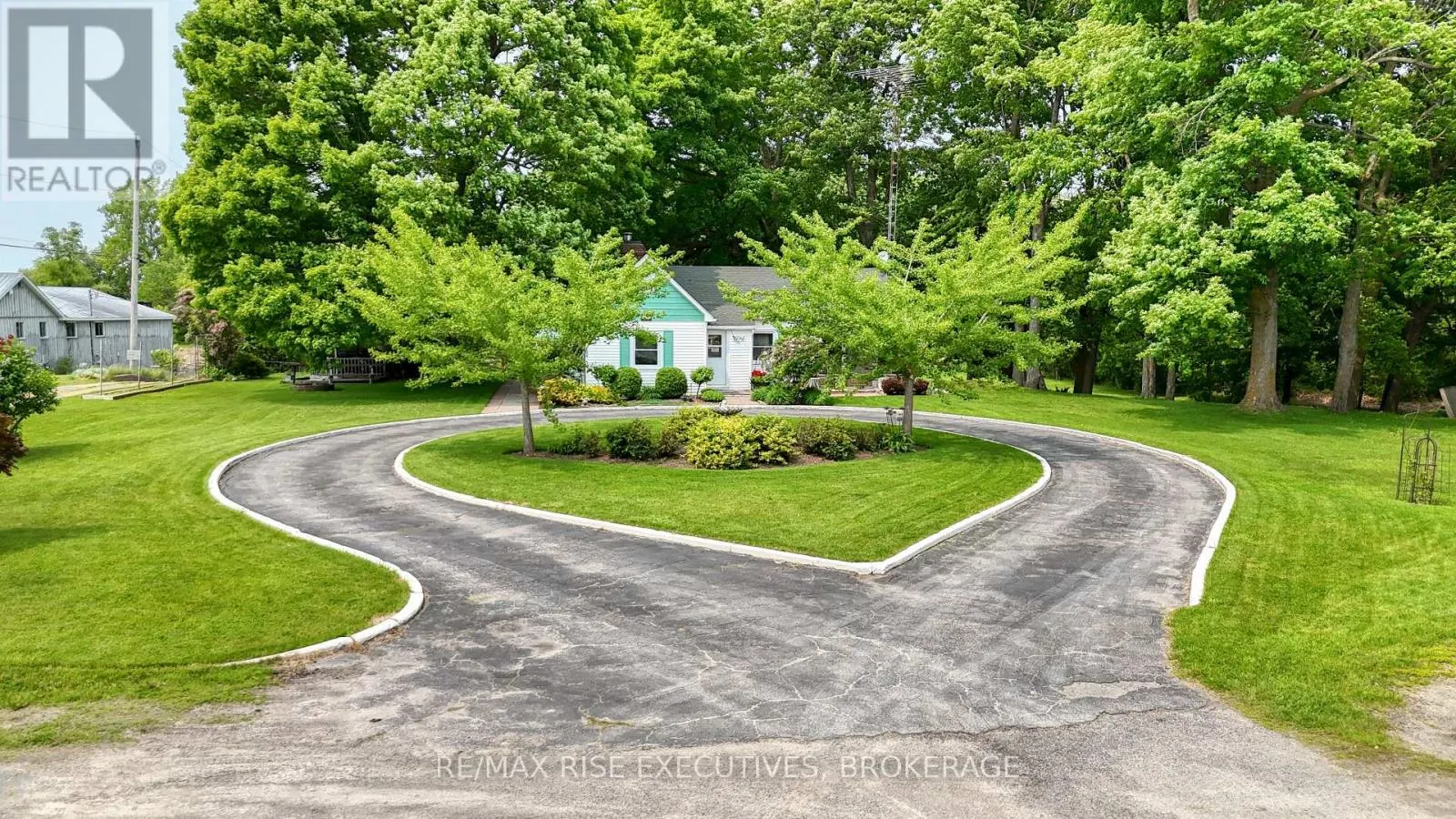 204 R33 ROAD N