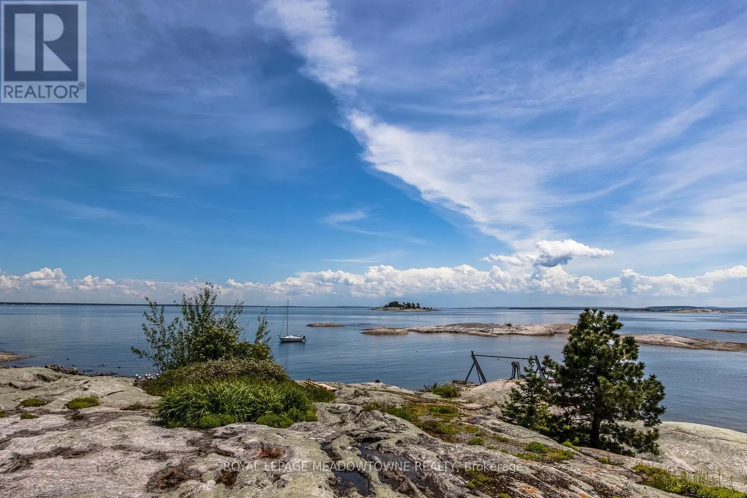 2 3700 THE TABLE ROCK ISLANDS