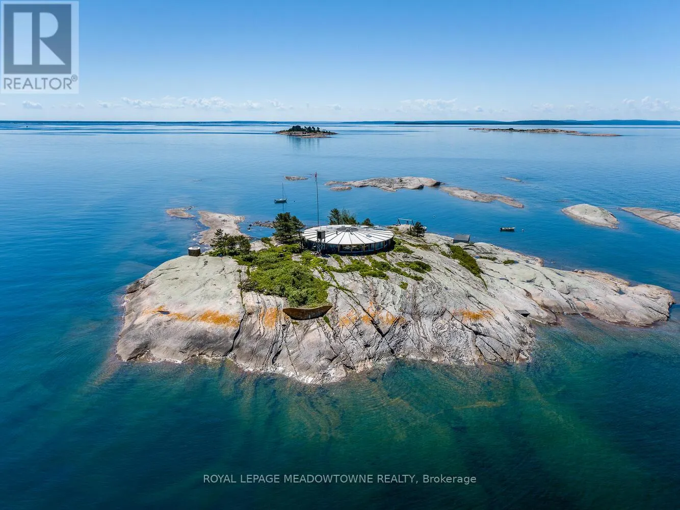 2 3700 THE TABLE ROCK ISLANDS