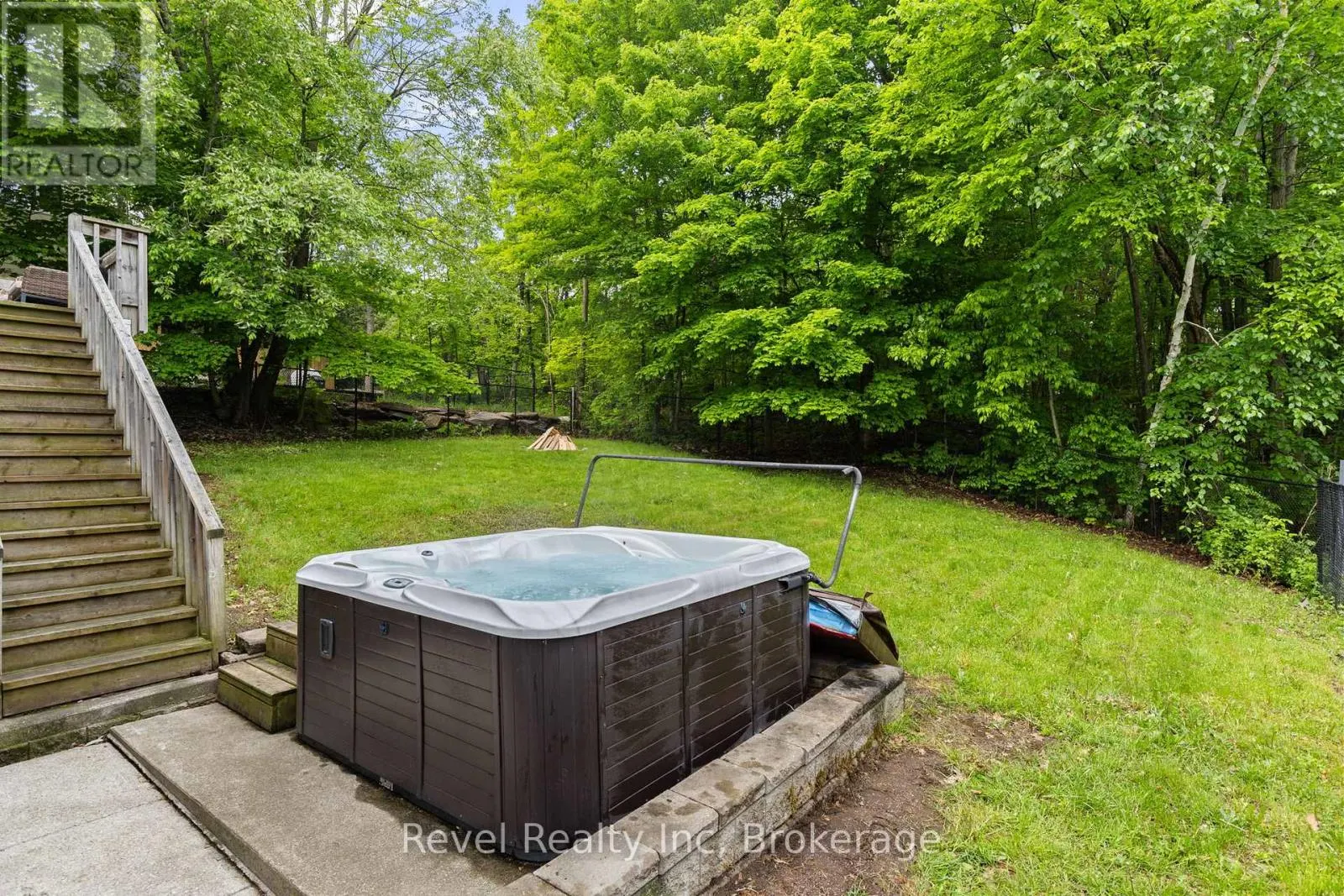 35 MACKLAIM DRIVE