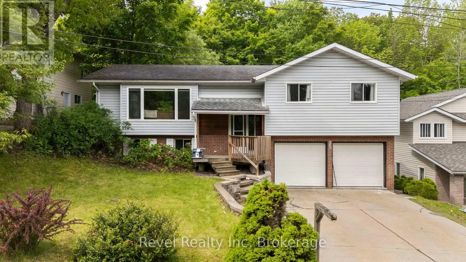 35 MACKLAIM DRIVE