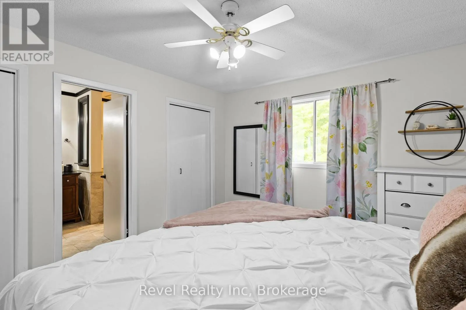 35 MACKLAIM DRIVE