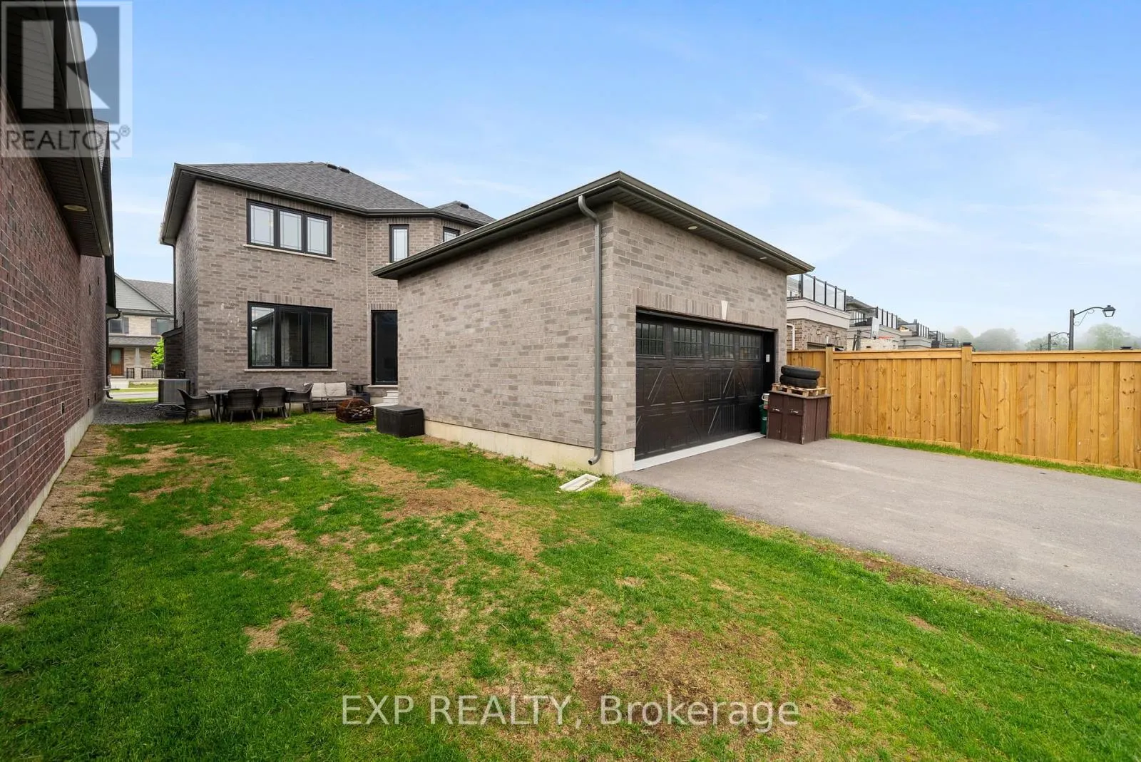 203 STRACHAN STREET