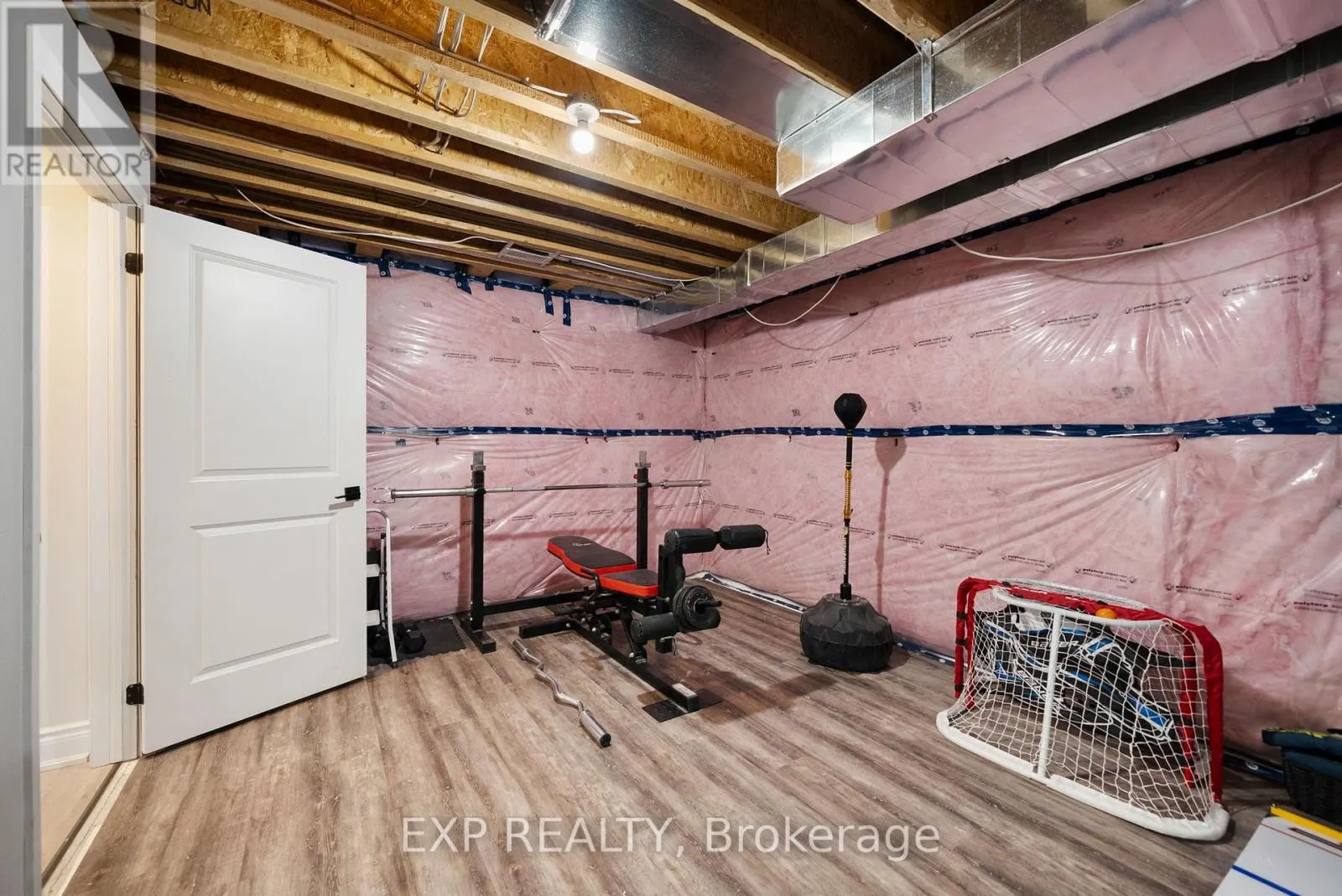 203 STRACHAN STREET