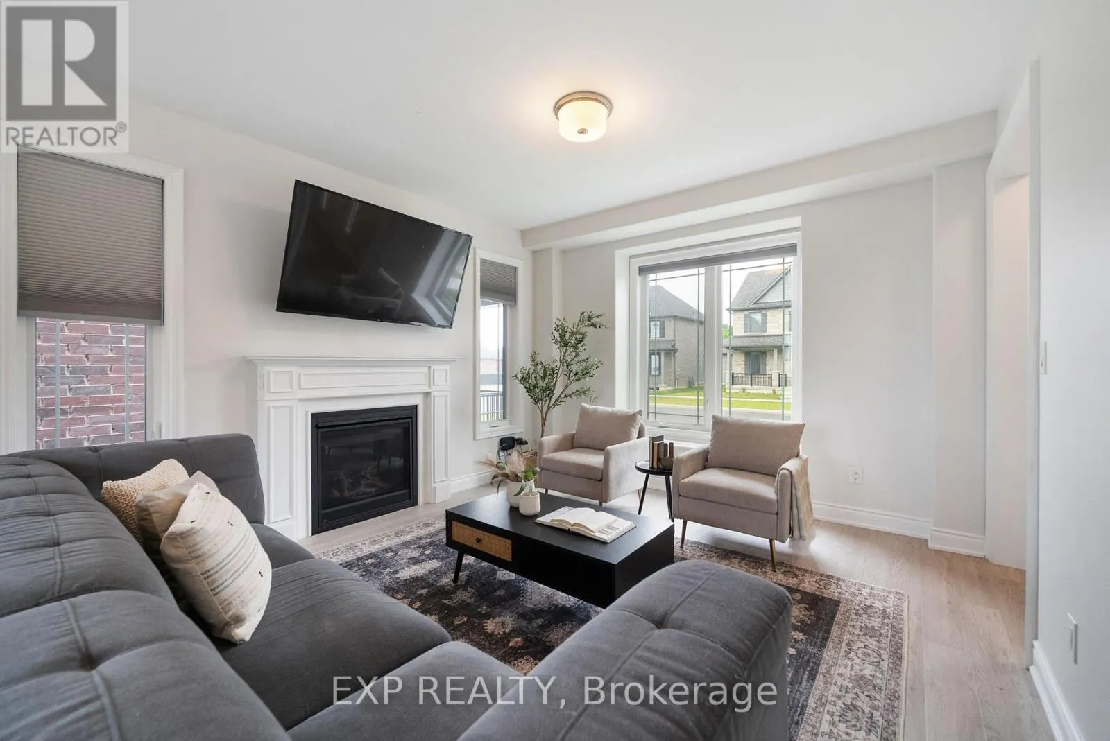 203 STRACHAN STREET