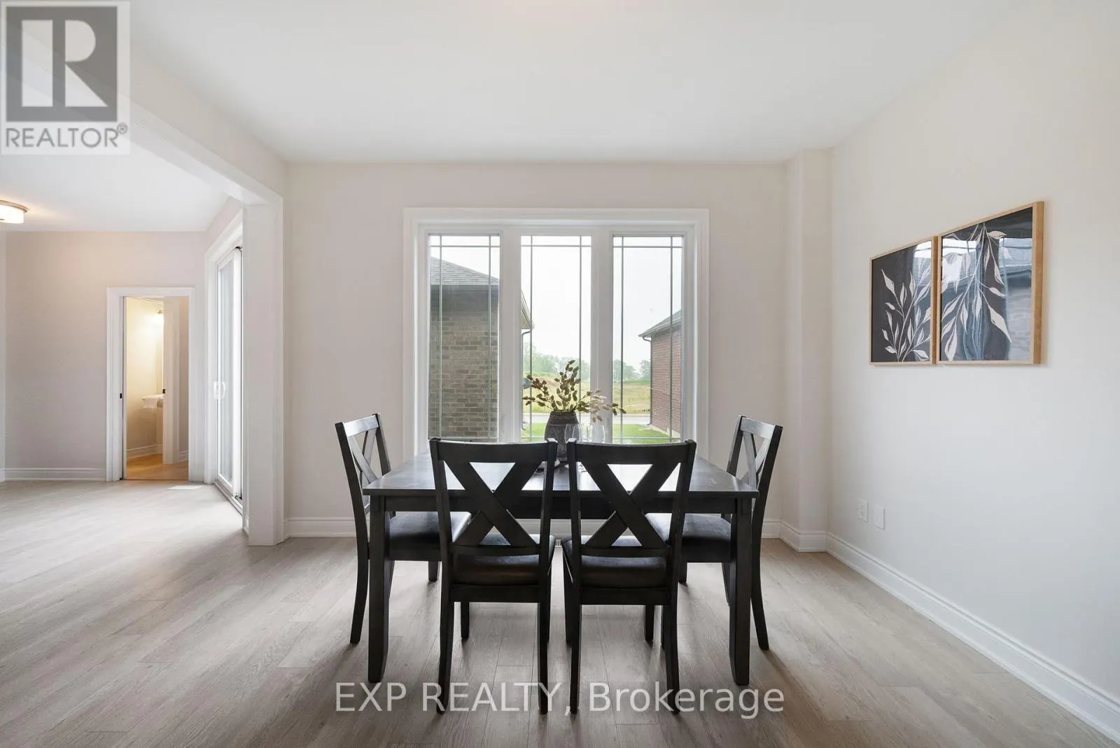 203 STRACHAN STREET