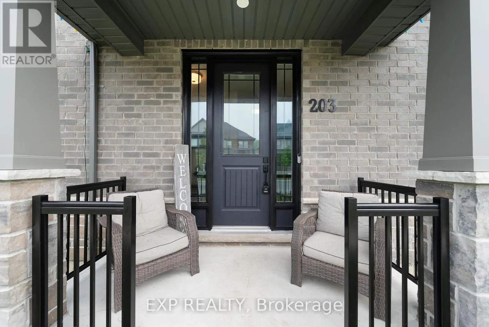 203 STRACHAN STREET
