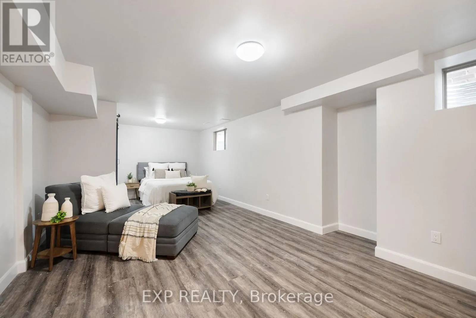 203 STRACHAN STREET