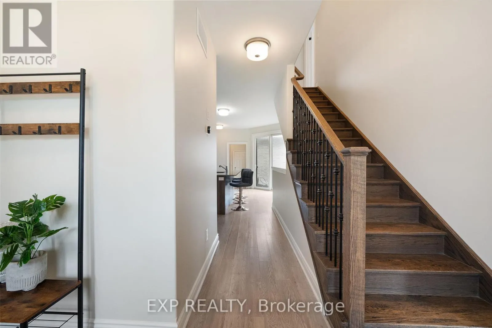 203 STRACHAN STREET