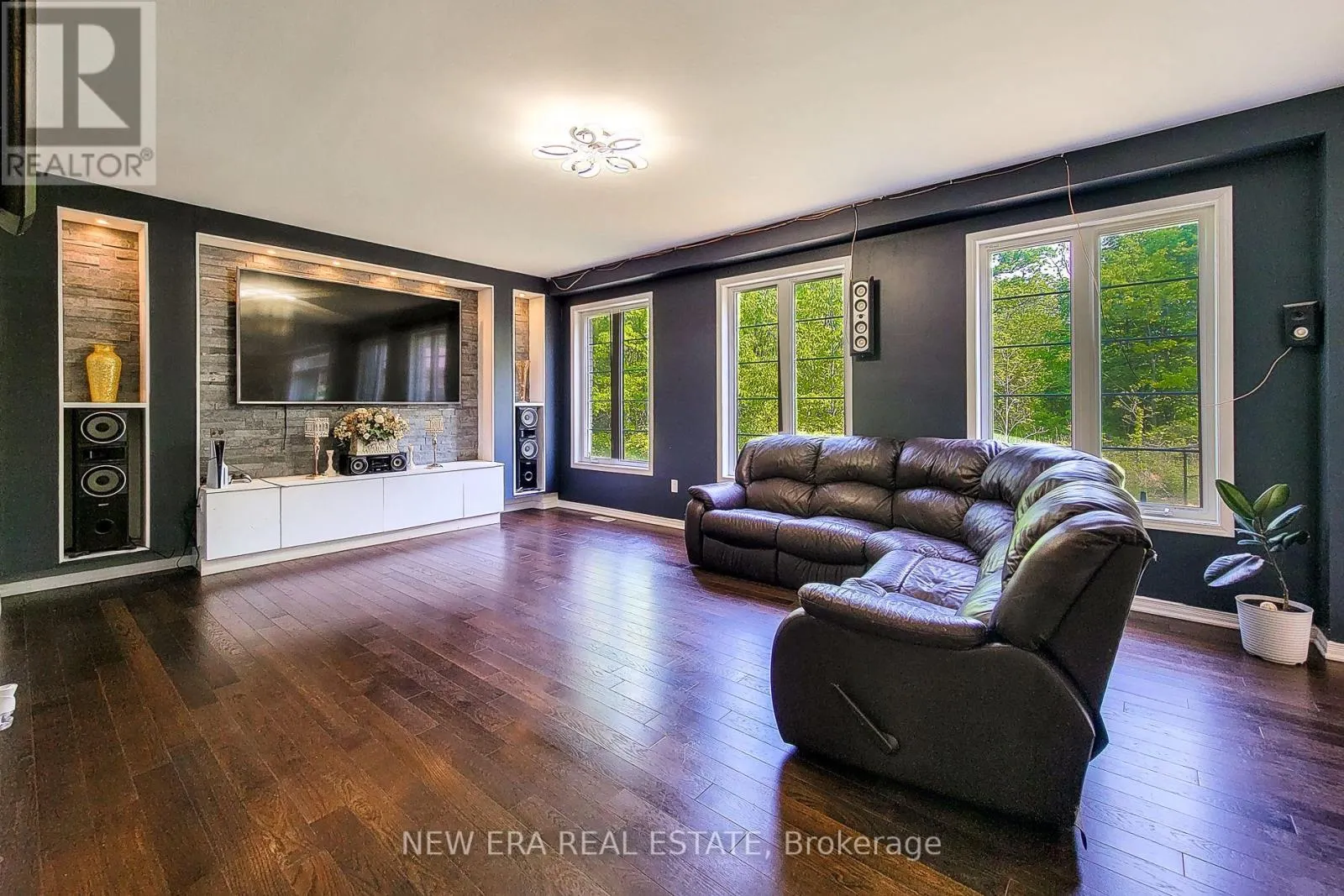 65 CACTUS CRESCENT