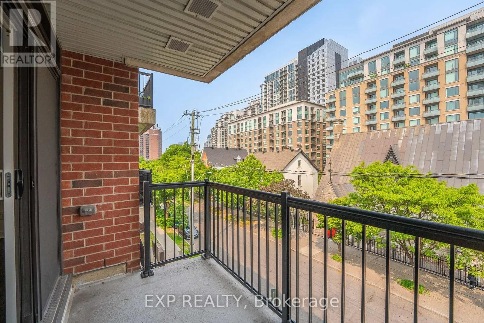 403 - 456 KING EDWARD AVENUE