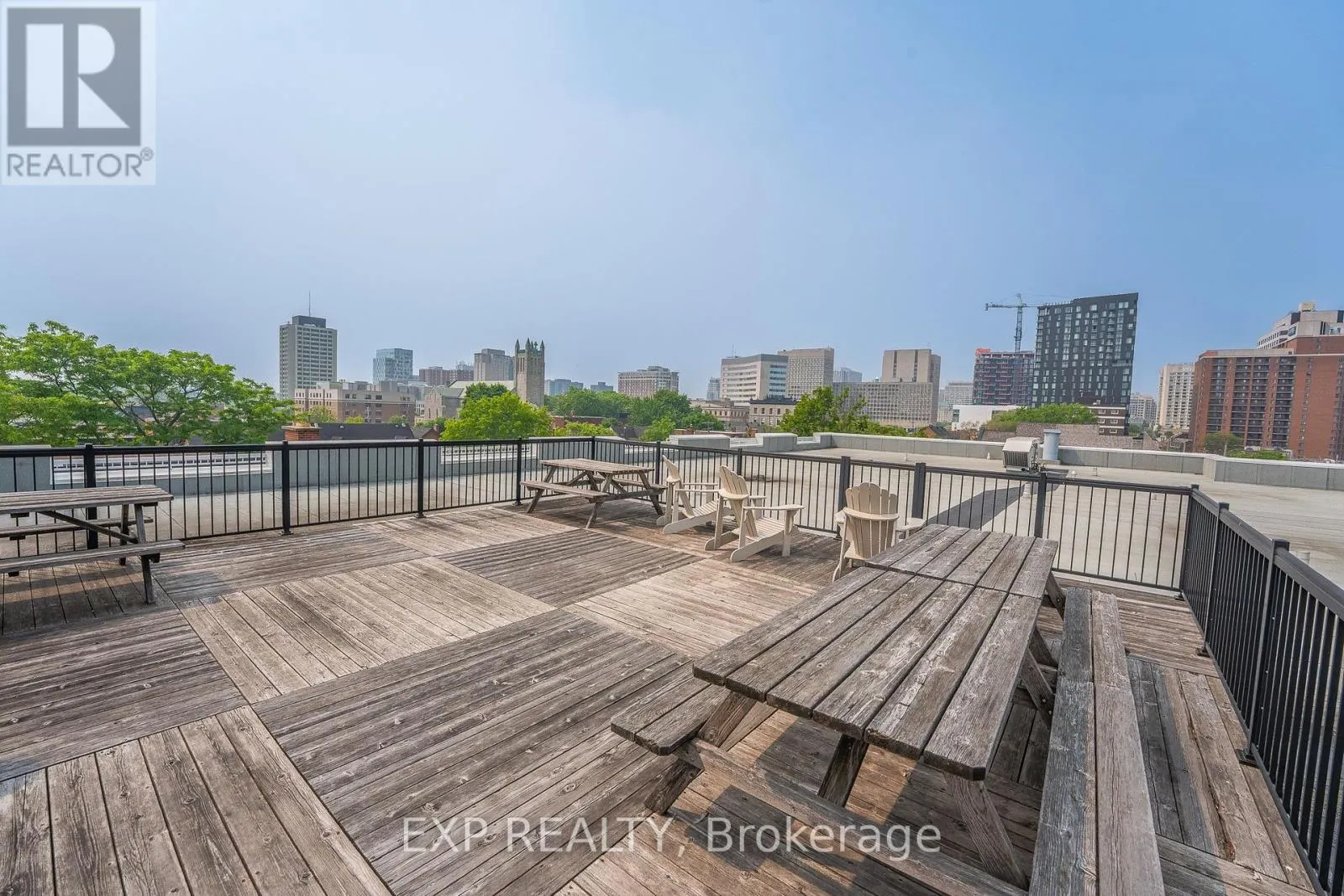 403 - 456 KING EDWARD AVENUE