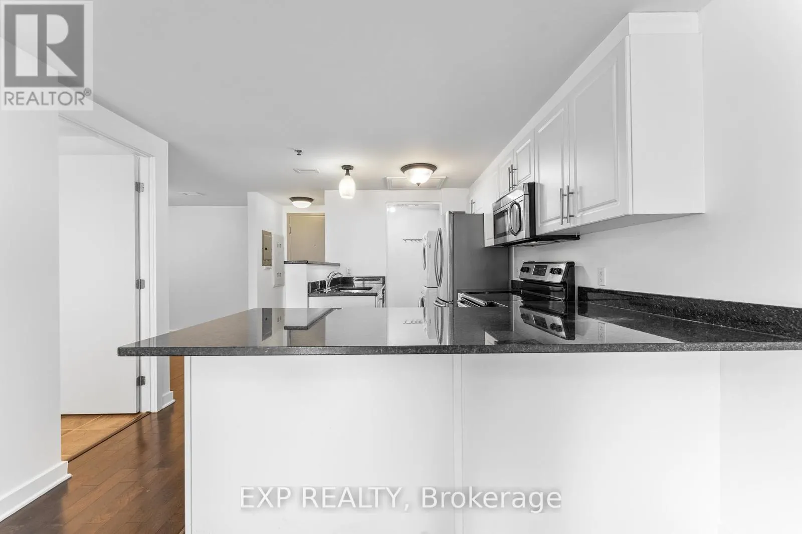 403 - 456 KING EDWARD AVENUE