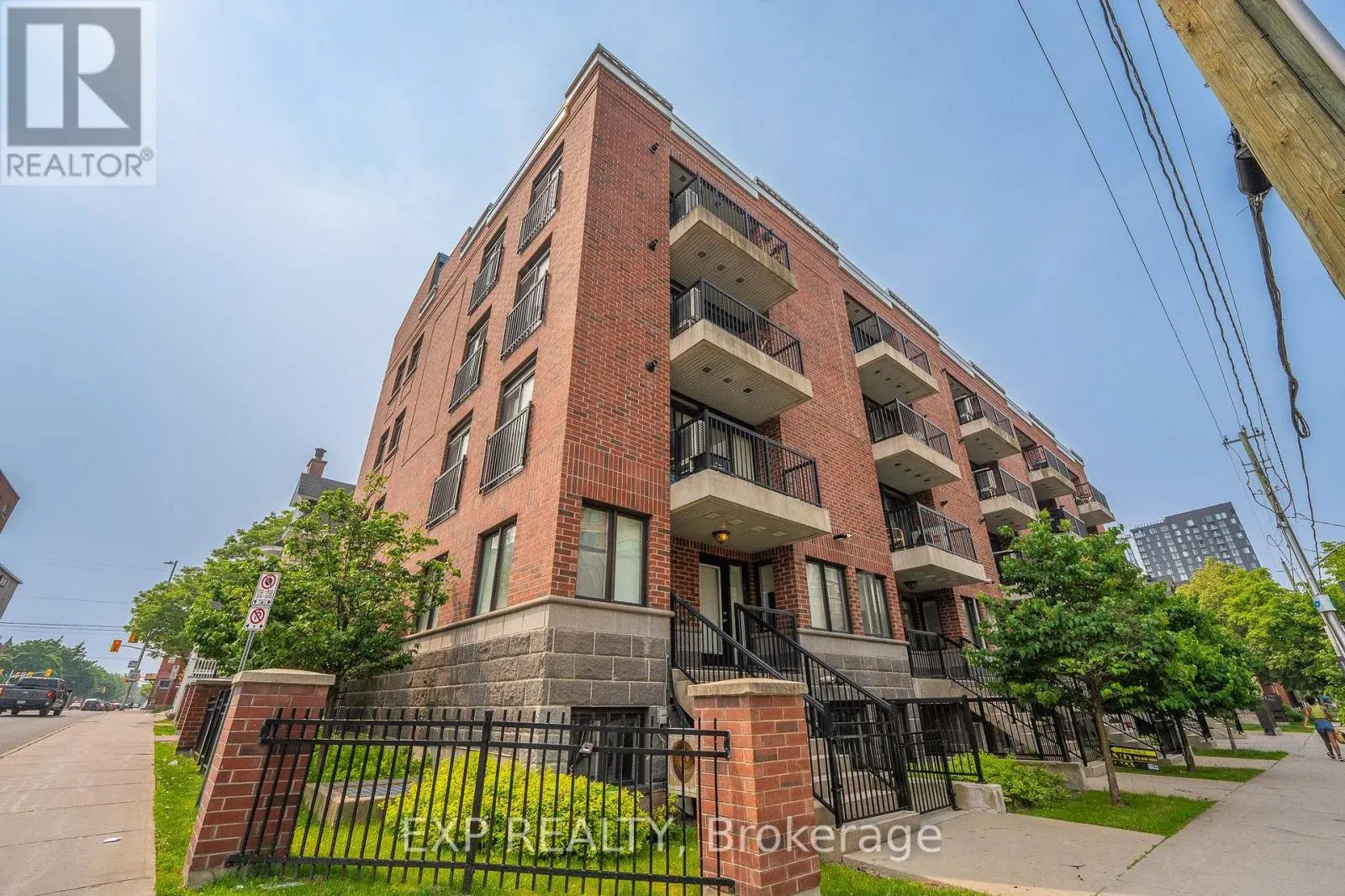 403 - 456 KING EDWARD AVENUE