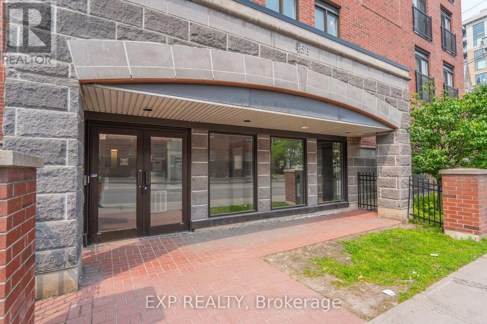 403 - 456 KING EDWARD AVENUE