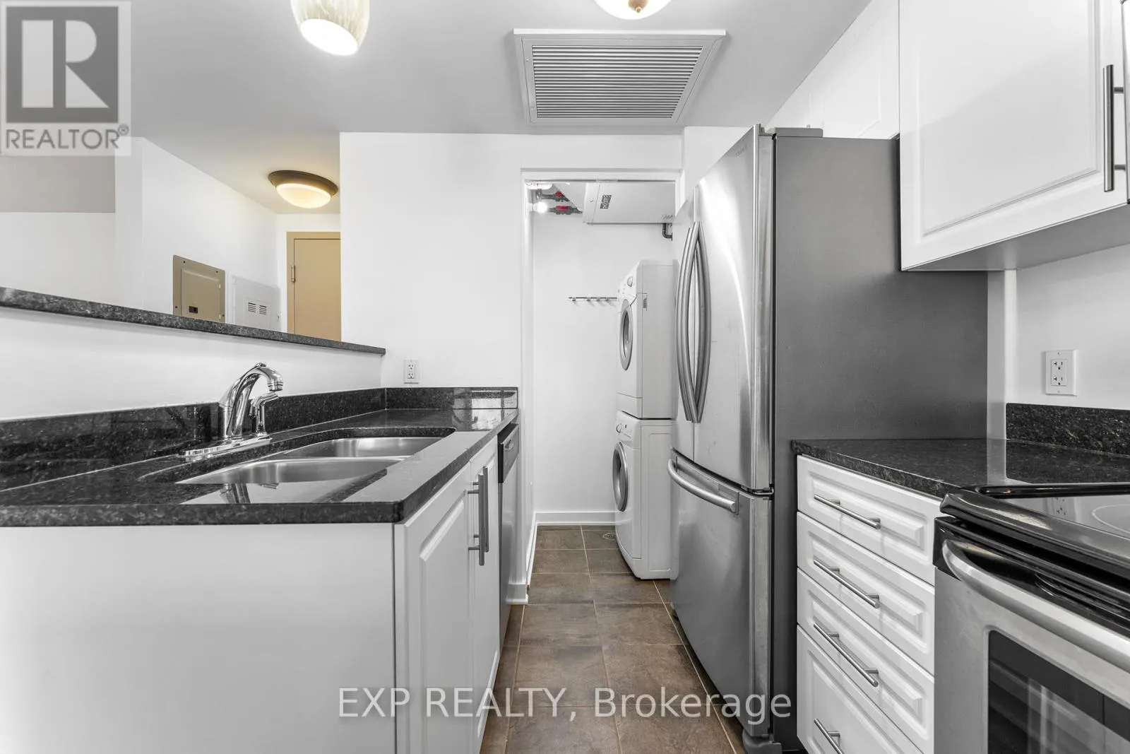 403 - 456 KING EDWARD AVENUE