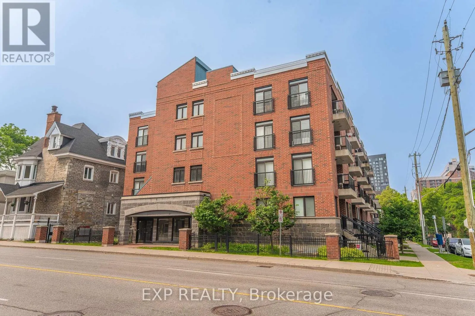403 - 456 KING EDWARD AVENUE