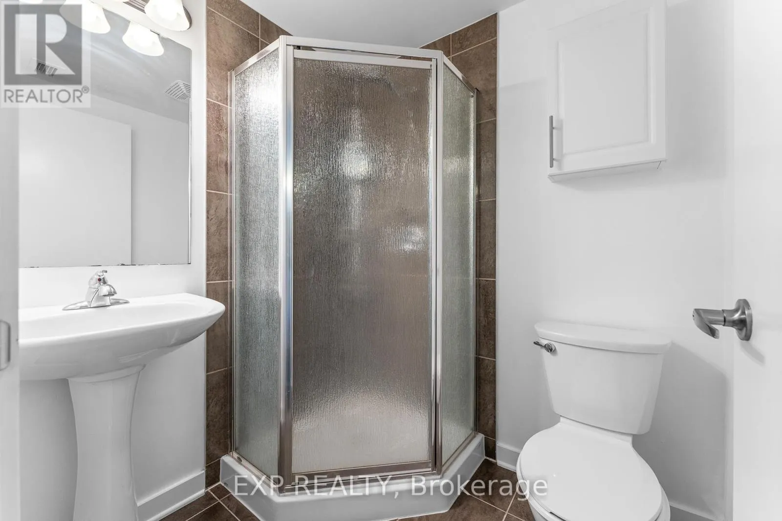 403 - 456 KING EDWARD AVENUE