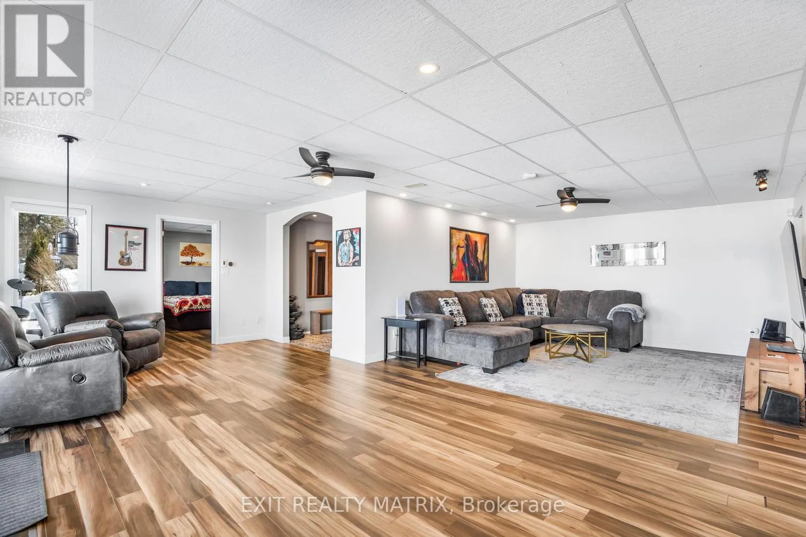 1624 BAY ROAD