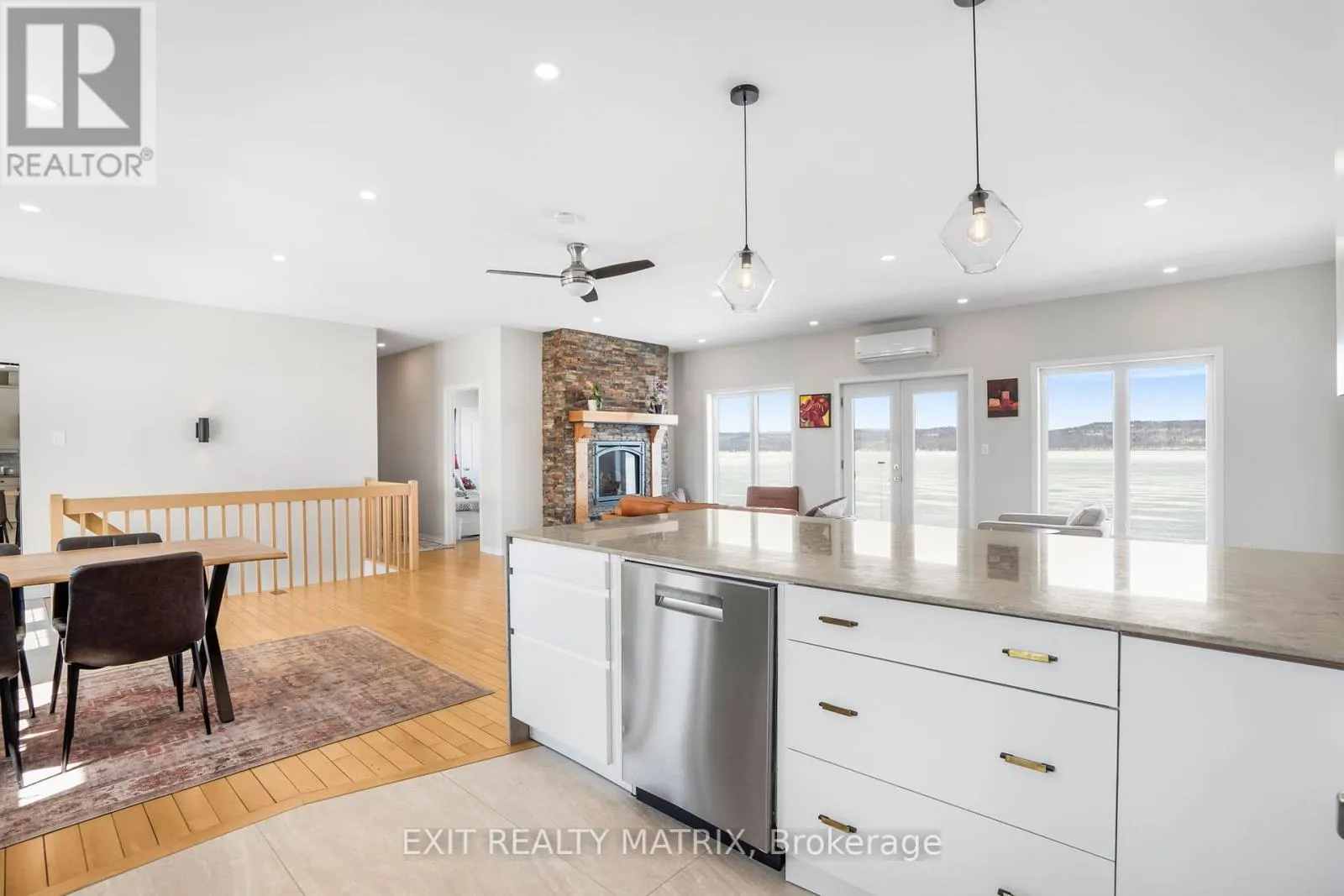1624 BAY ROAD