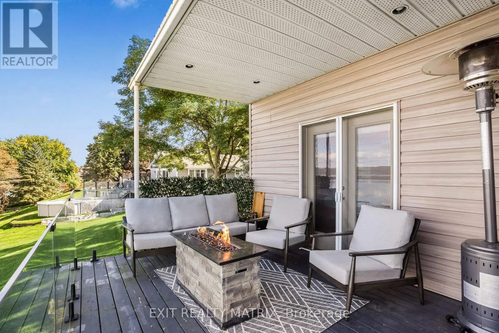 1624 BAY ROAD