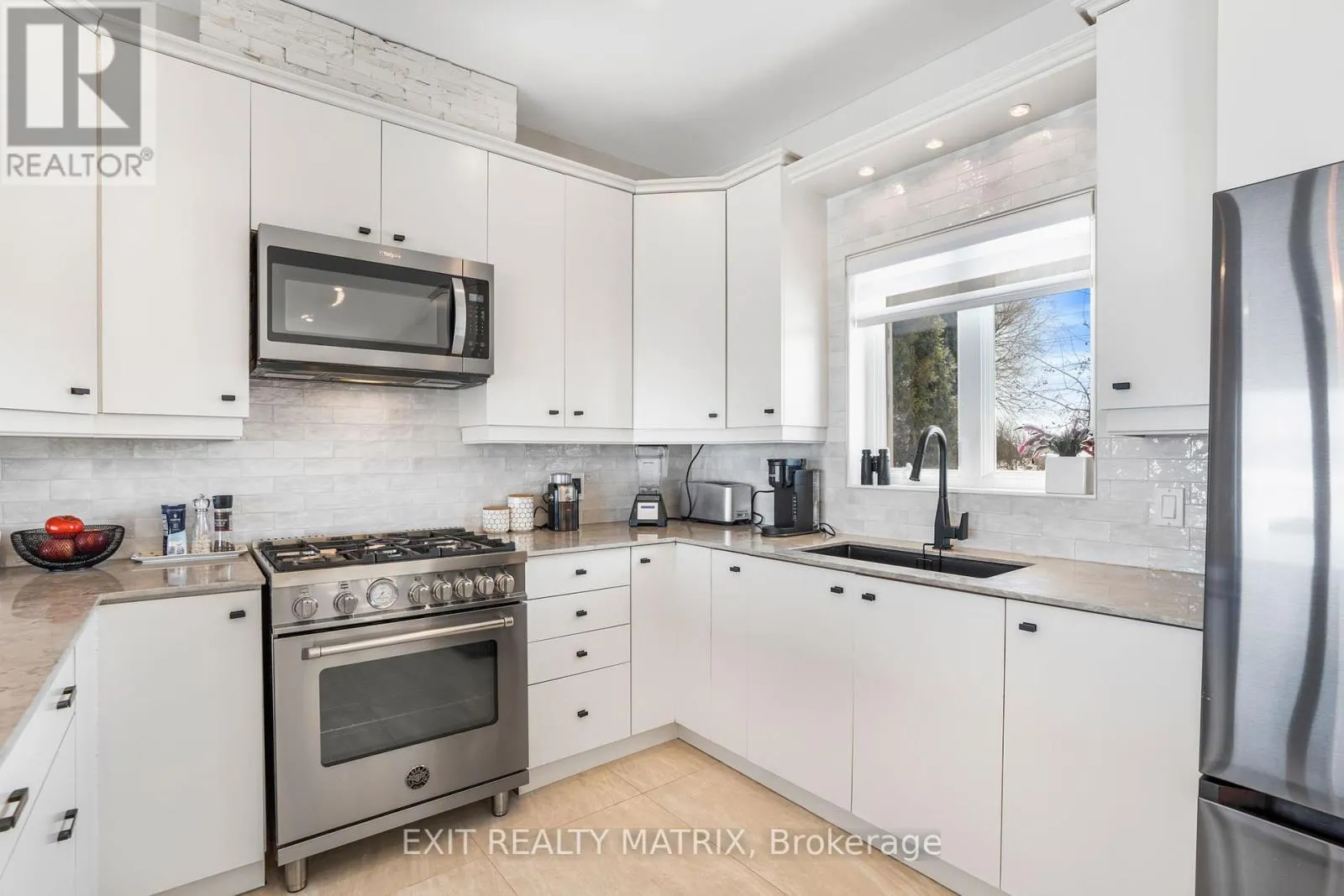1624 BAY ROAD