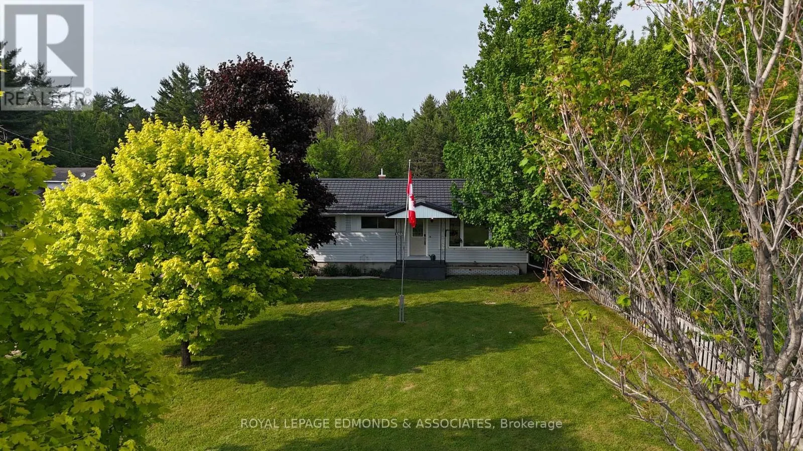 3283 PETAWAWA BOULEVARD