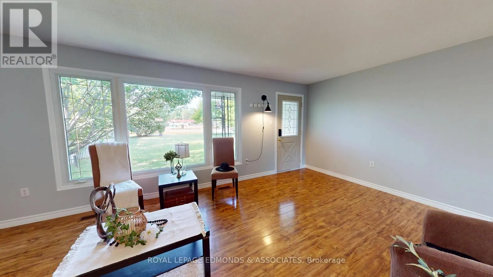 3283 PETAWAWA BOULEVARD