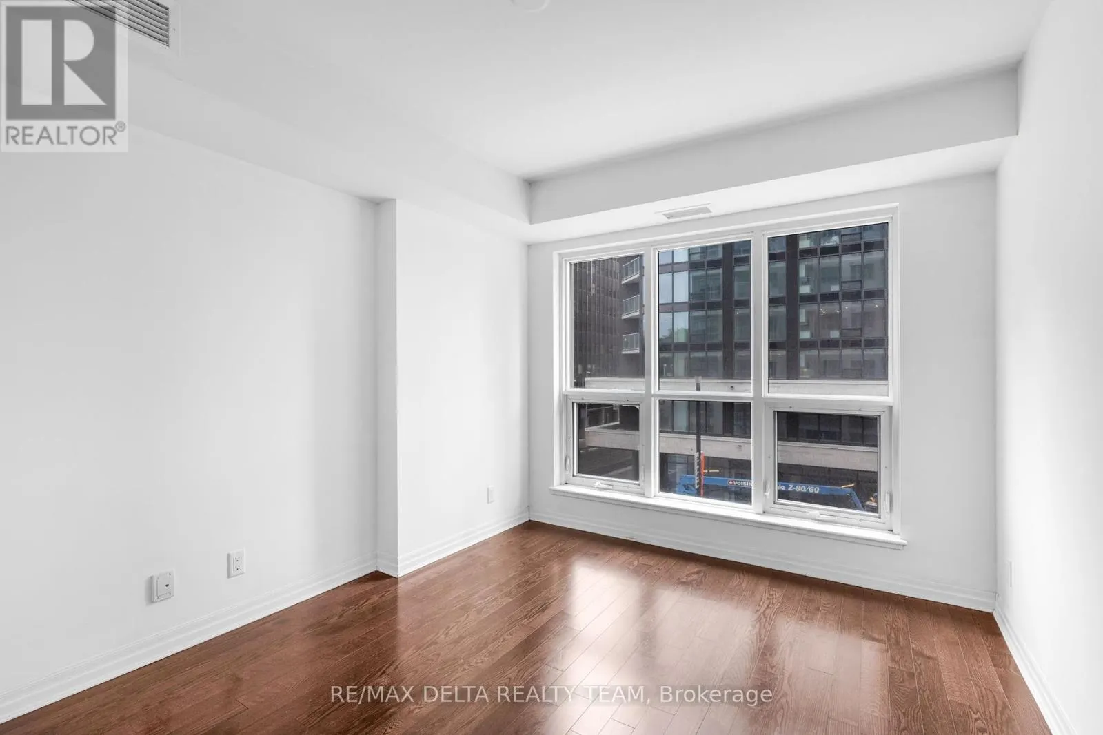 403 - 242 RIDEAU STREET