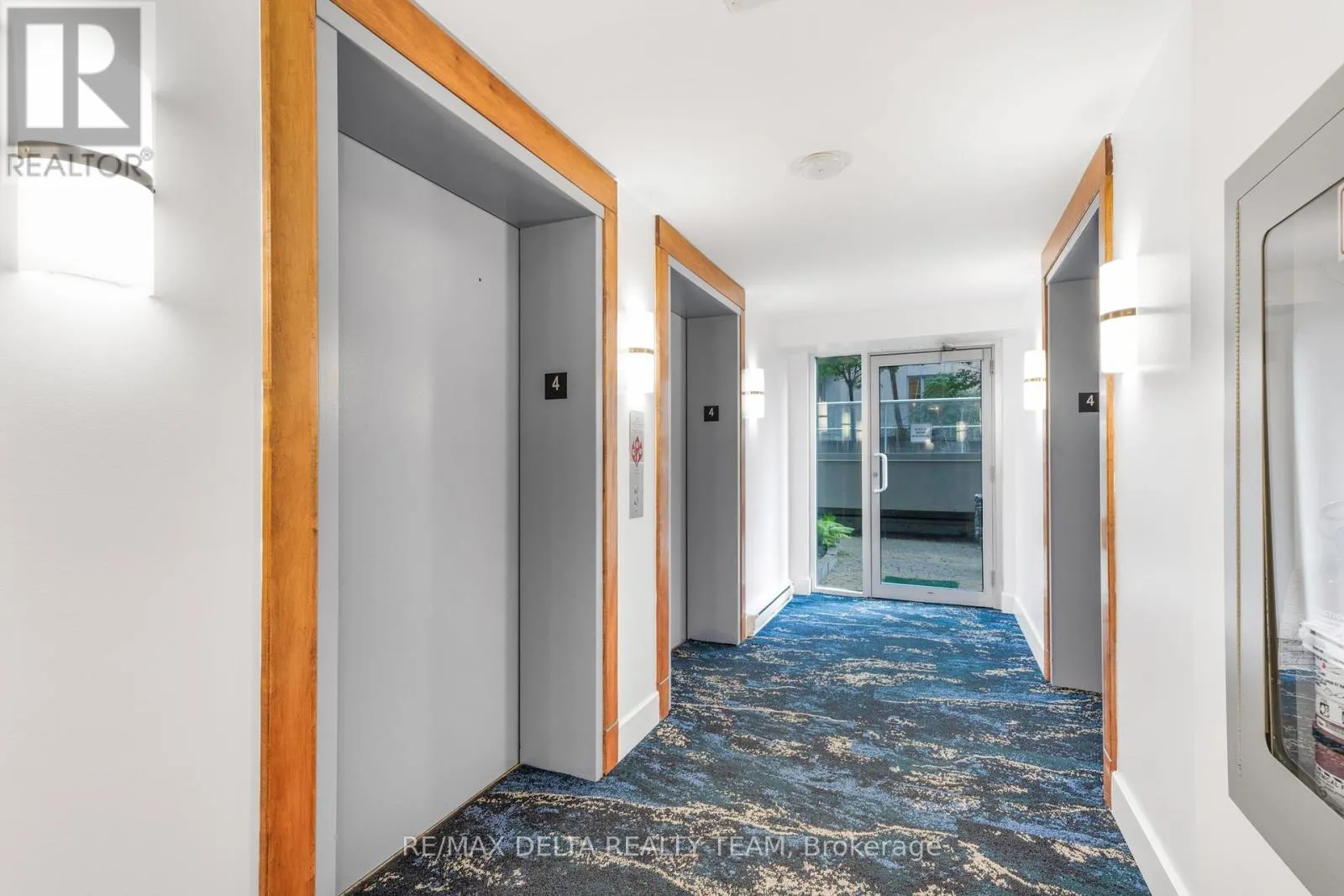403 - 242 RIDEAU STREET
