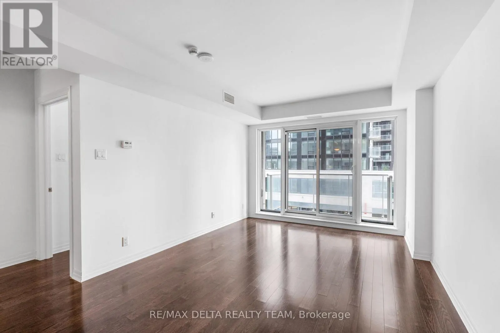 403 - 242 RIDEAU STREET