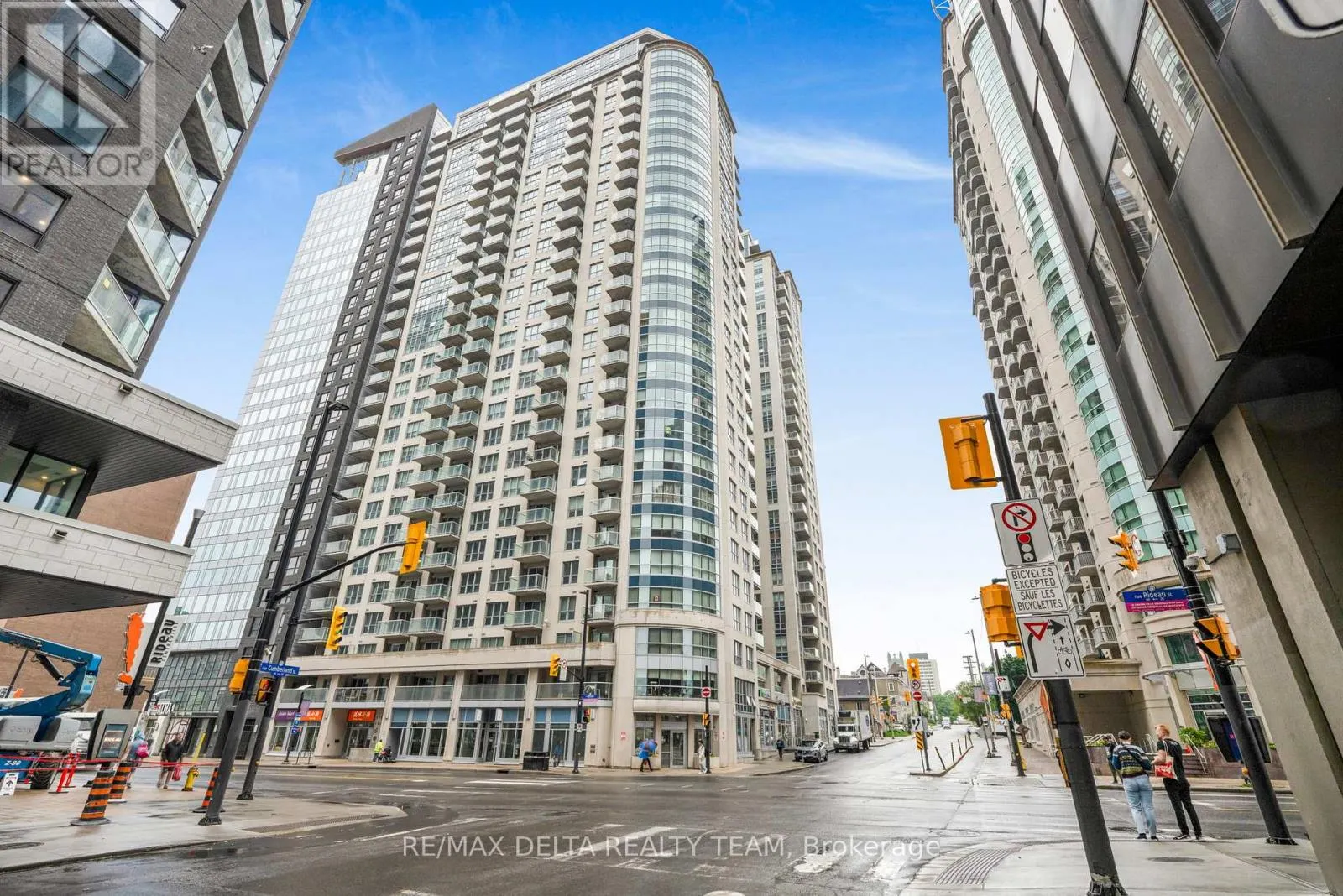 403 - 242 RIDEAU STREET