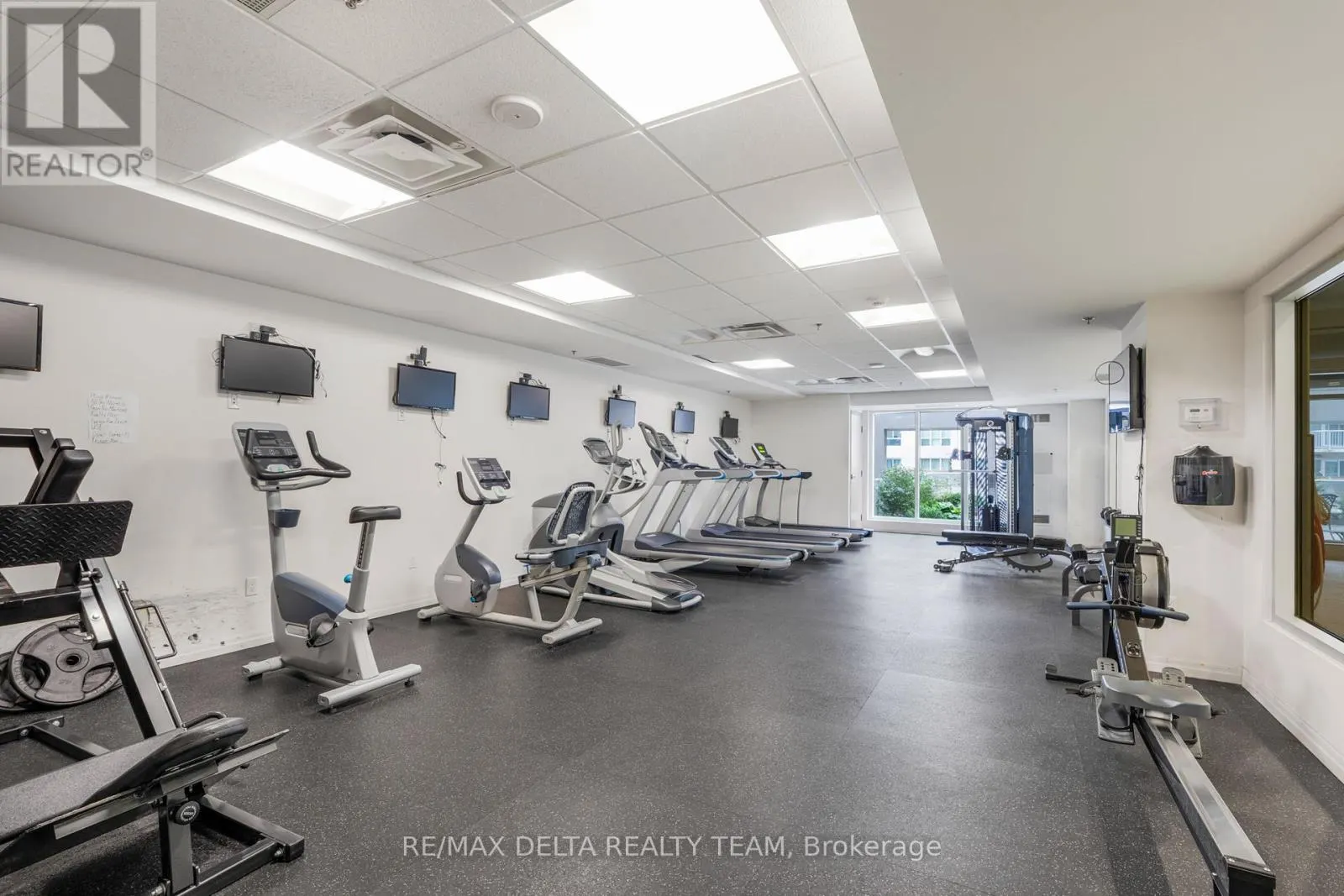 403 - 242 RIDEAU STREET