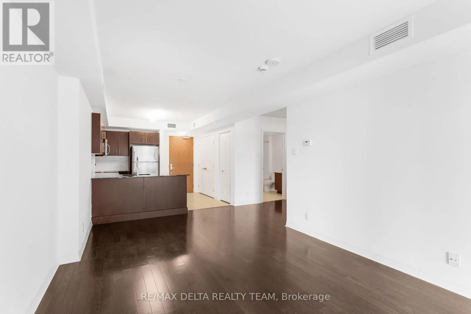 403 - 242 RIDEAU STREET