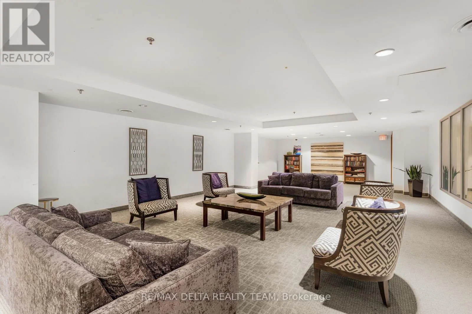 403 - 242 RIDEAU STREET