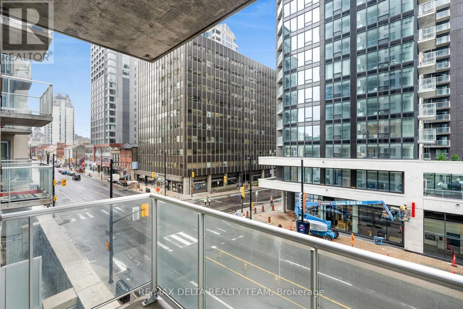 403 - 242 RIDEAU STREET