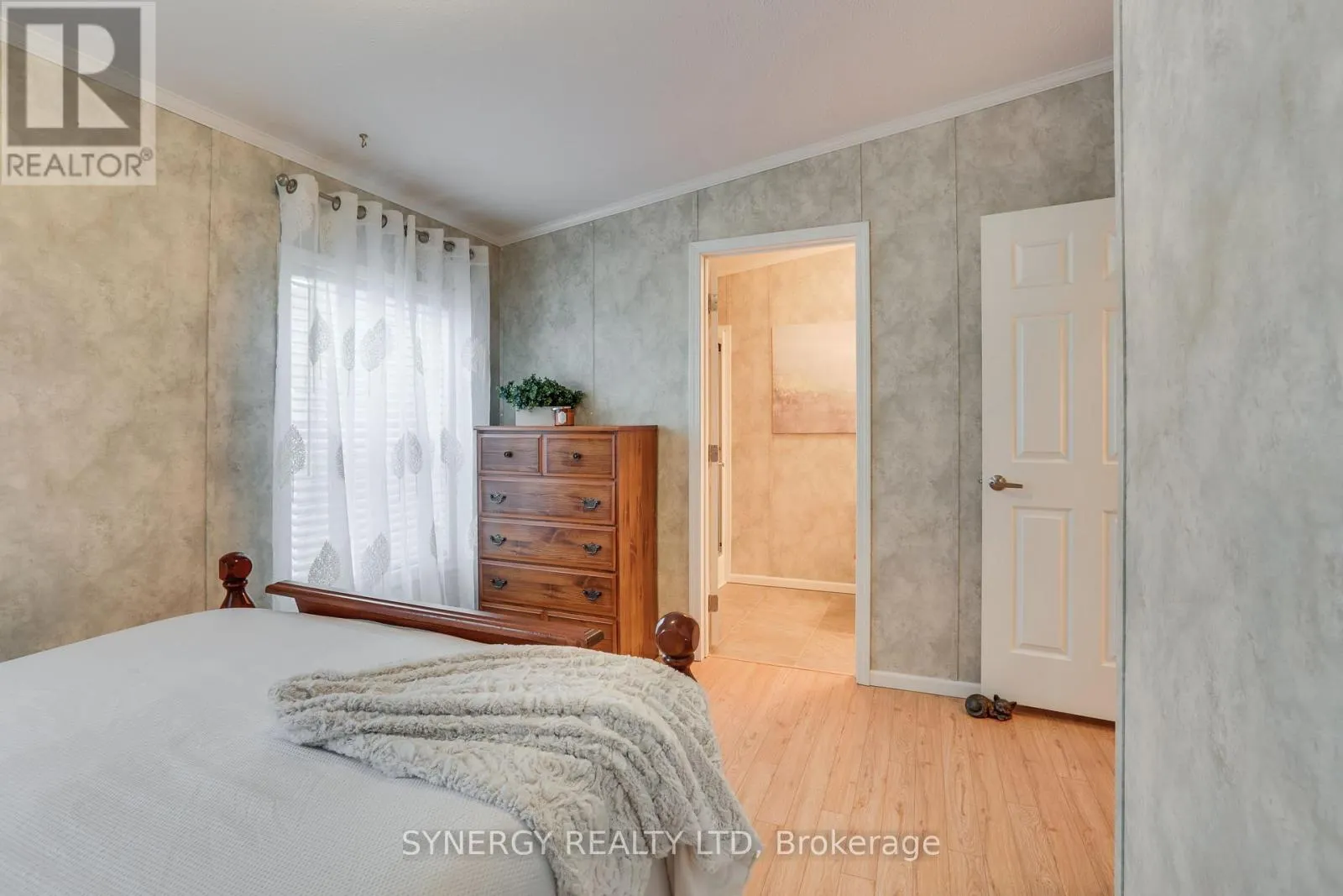 461 RICHARD CRESCENT