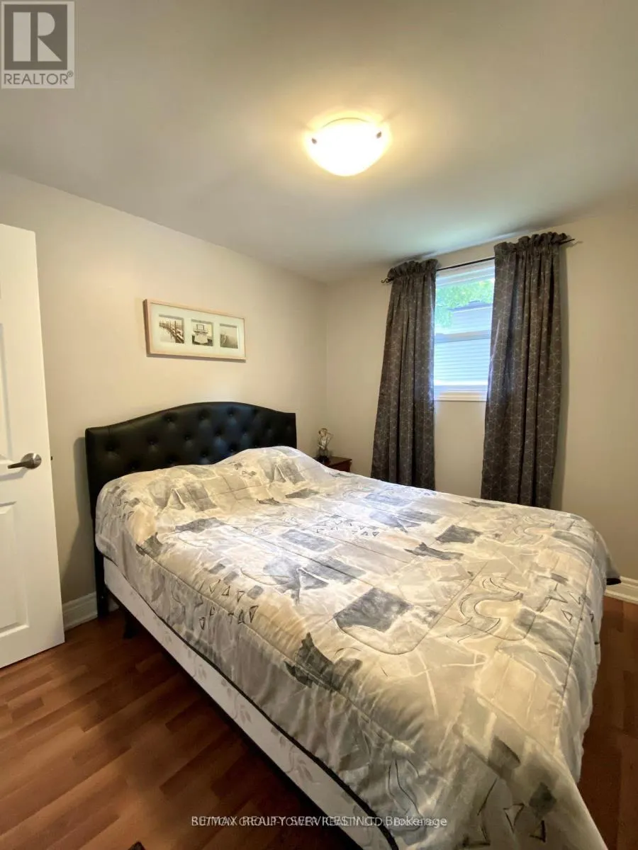 4870 MAPLEVIEW CRESCENT