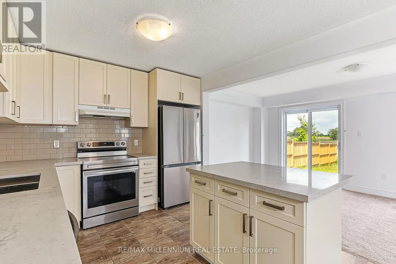 142 STONEBROOK WAY
