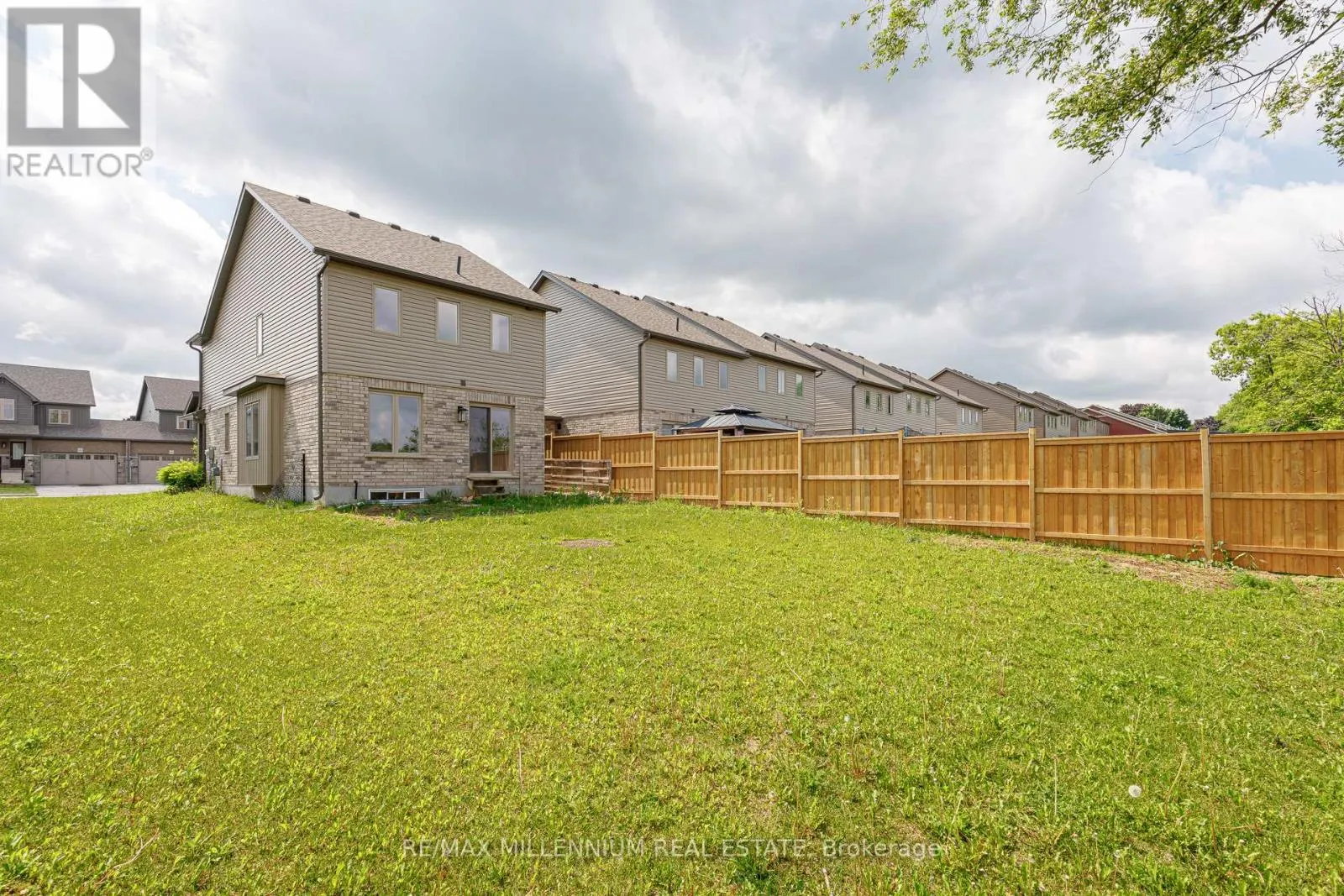 142 STONEBROOK WAY