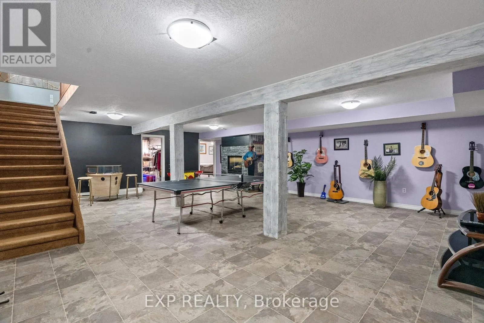 8458 LAZY LANE