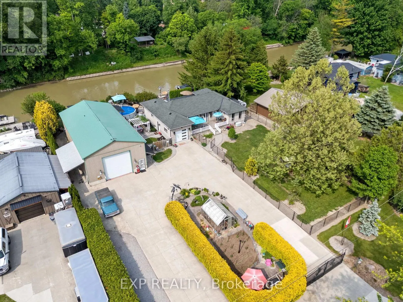8458 LAZY LANE