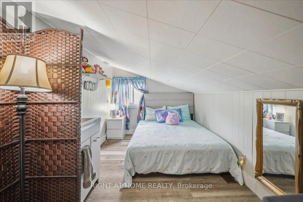 339520 PRESQU'ILE ROAD