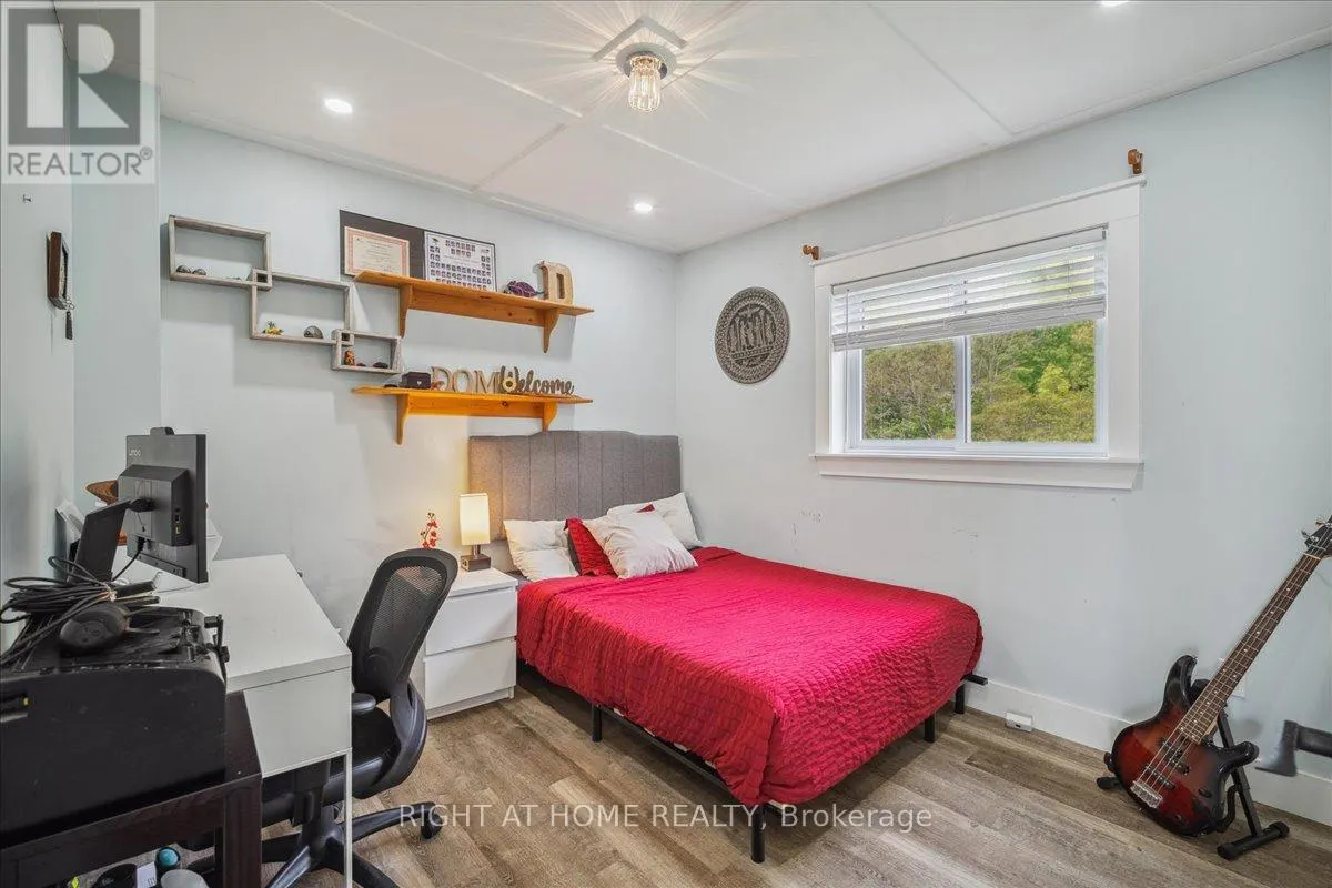 339520 PRESQU'ILE ROAD