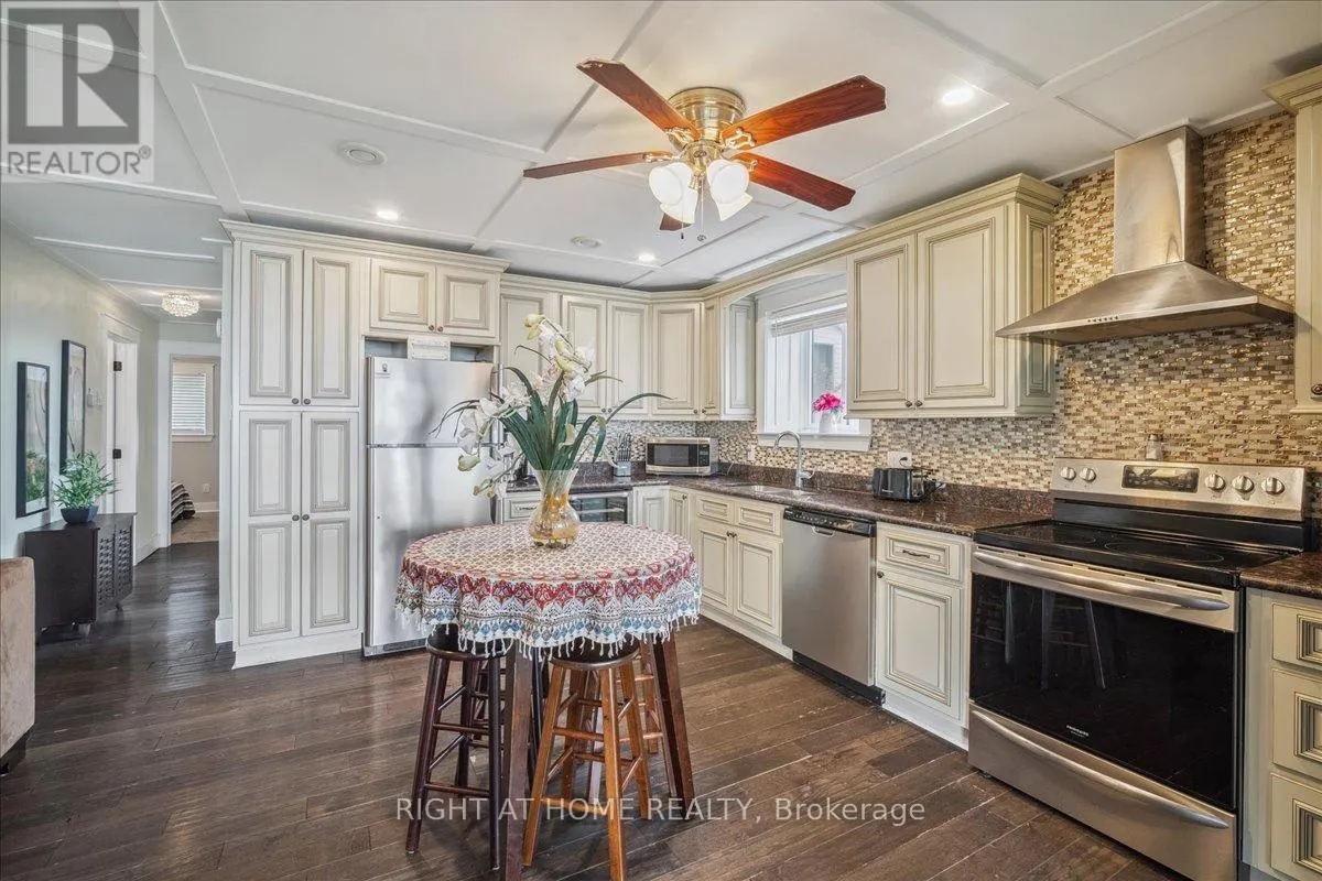 339520 PRESQU'ILE ROAD