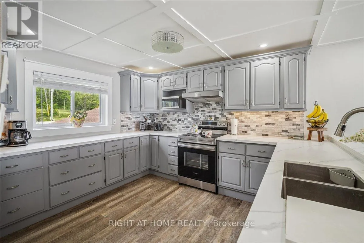 339520 PRESQU'ILE ROAD