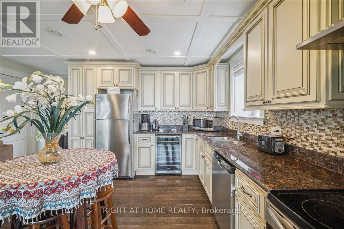 339520 PRESQU'ILE ROAD