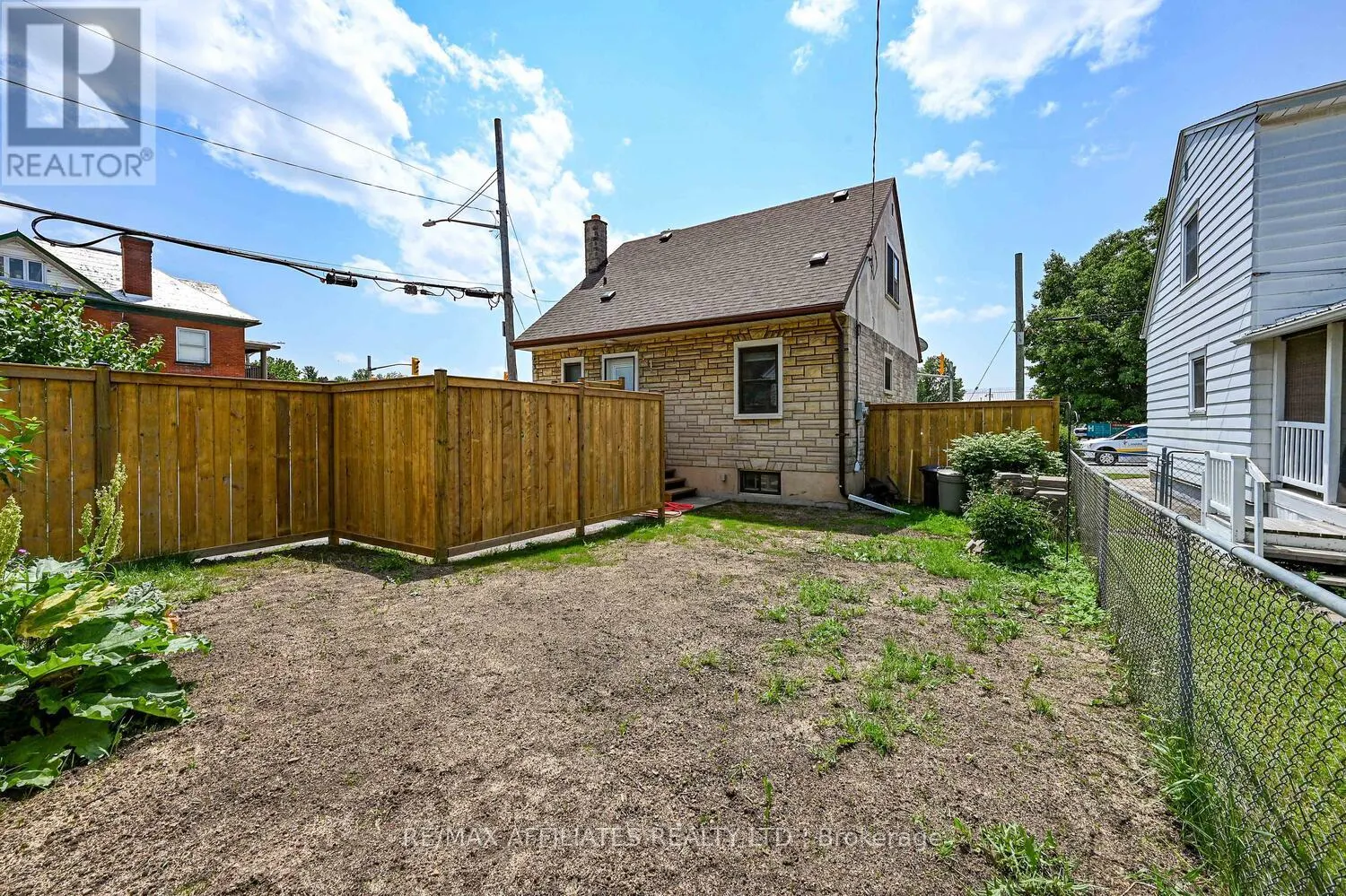 157 ELMSLEY STREET N