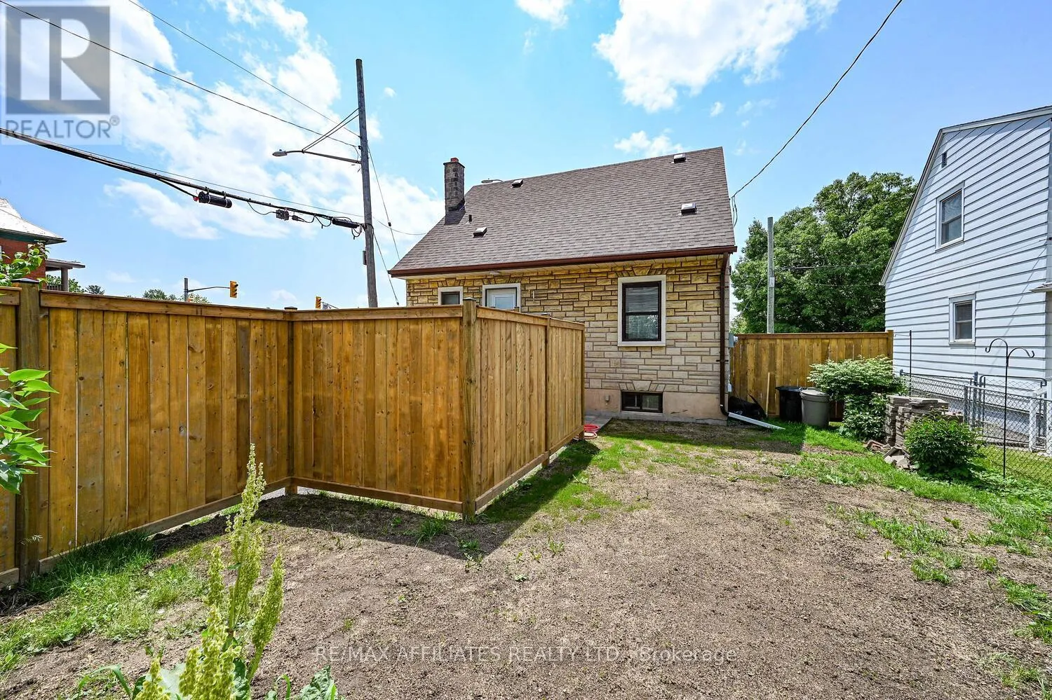 157 ELMSLEY STREET N
